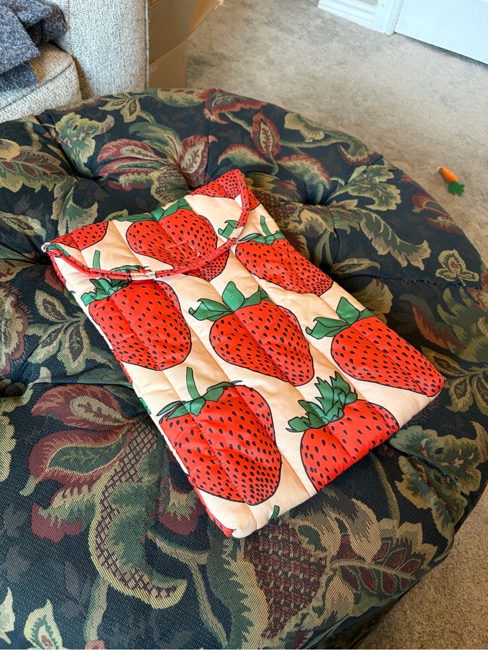 Baggu Strawberry Print Quilted Puff Laptop Sleeve